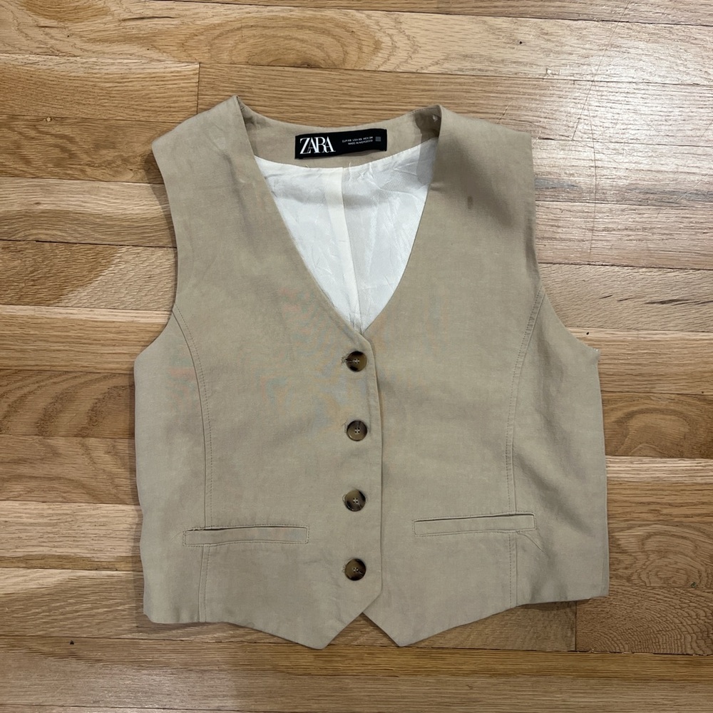 Zara Beige Button-Up Vest
